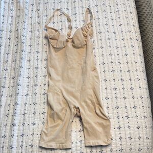 SKIMS Seamless sculpt low back mid thigh bodysuit color sand